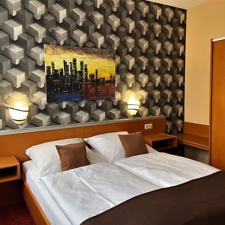 Hotel Stadt Hamburg Am Fluss Saarbrücken Eksteriør billede