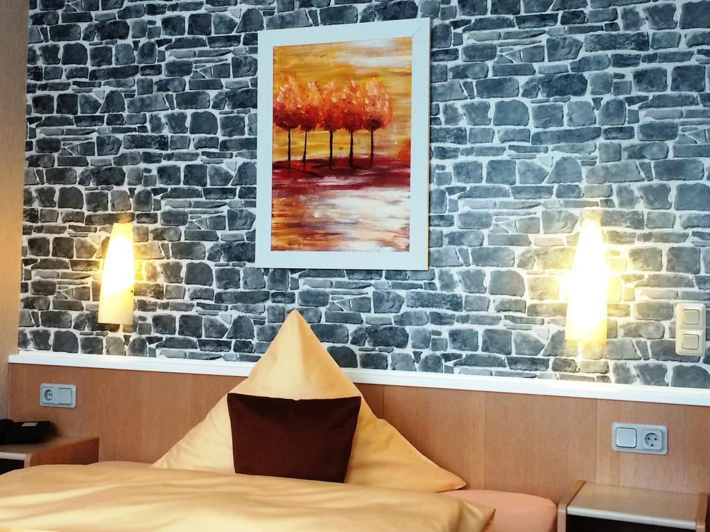 Hotel Stadt Hamburg Am Fluss Saarbrücken Værelse billede