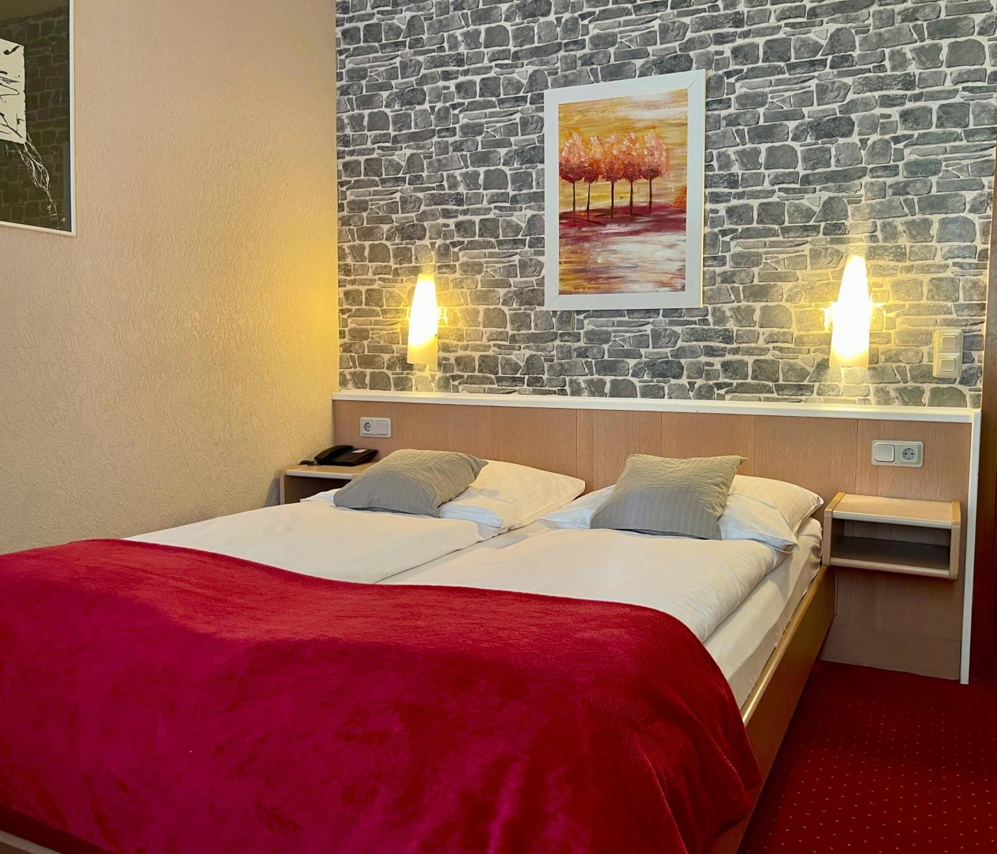 Hotel Stadt Hamburg Am Fluss Saarbrücken Eksteriør billede