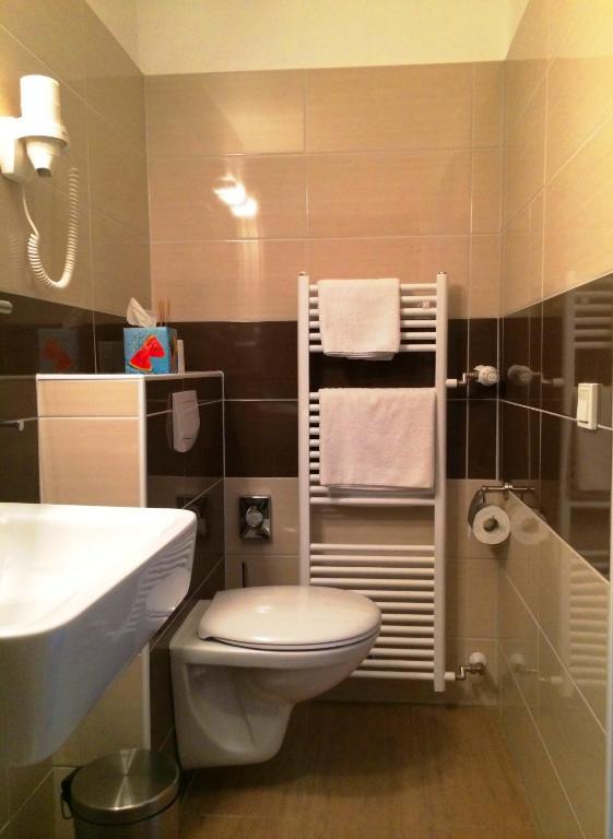 Hotel Stadt Hamburg Am Fluss Saarbrücken Eksteriør billede